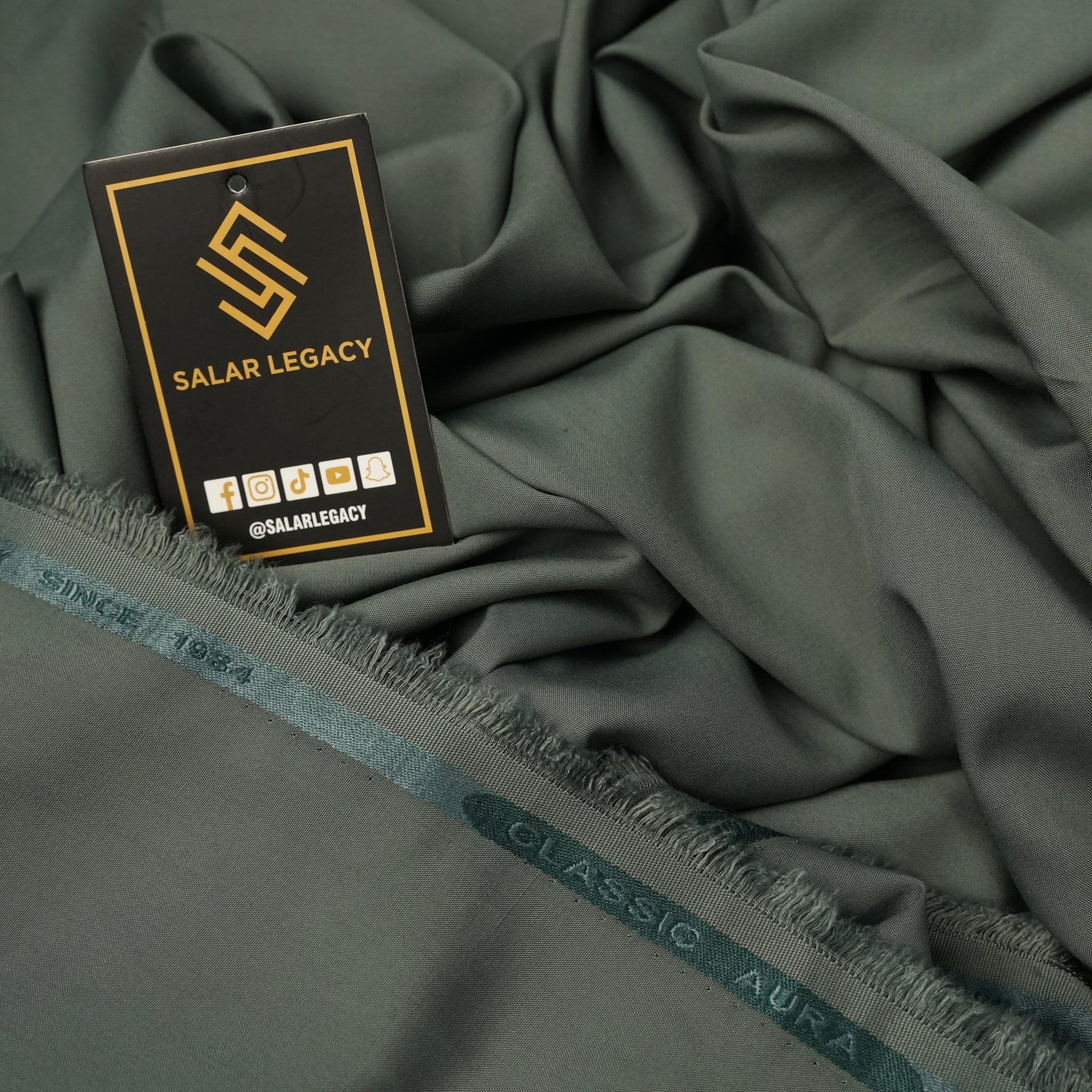 SIGNATURE WASH & WEAR — AURA CLASSIC