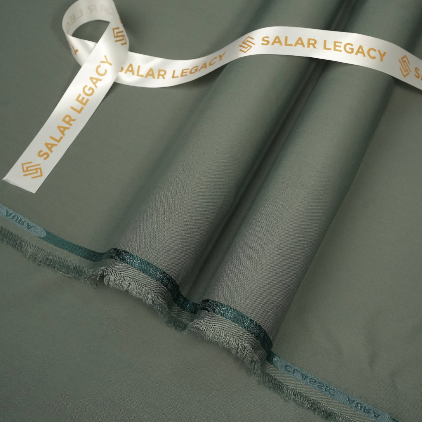 SIGNATURE WASH & WEAR — AURA CLASSIC